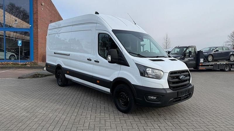 Gebraucht Ford Transit Trend 131 PS (96 kW) 2023 Weiß Limousine