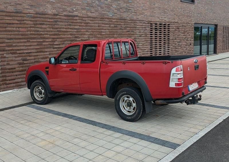 Gebraucht Ford Ranger 143 PS (105 kW) 2011 Rot Pickup