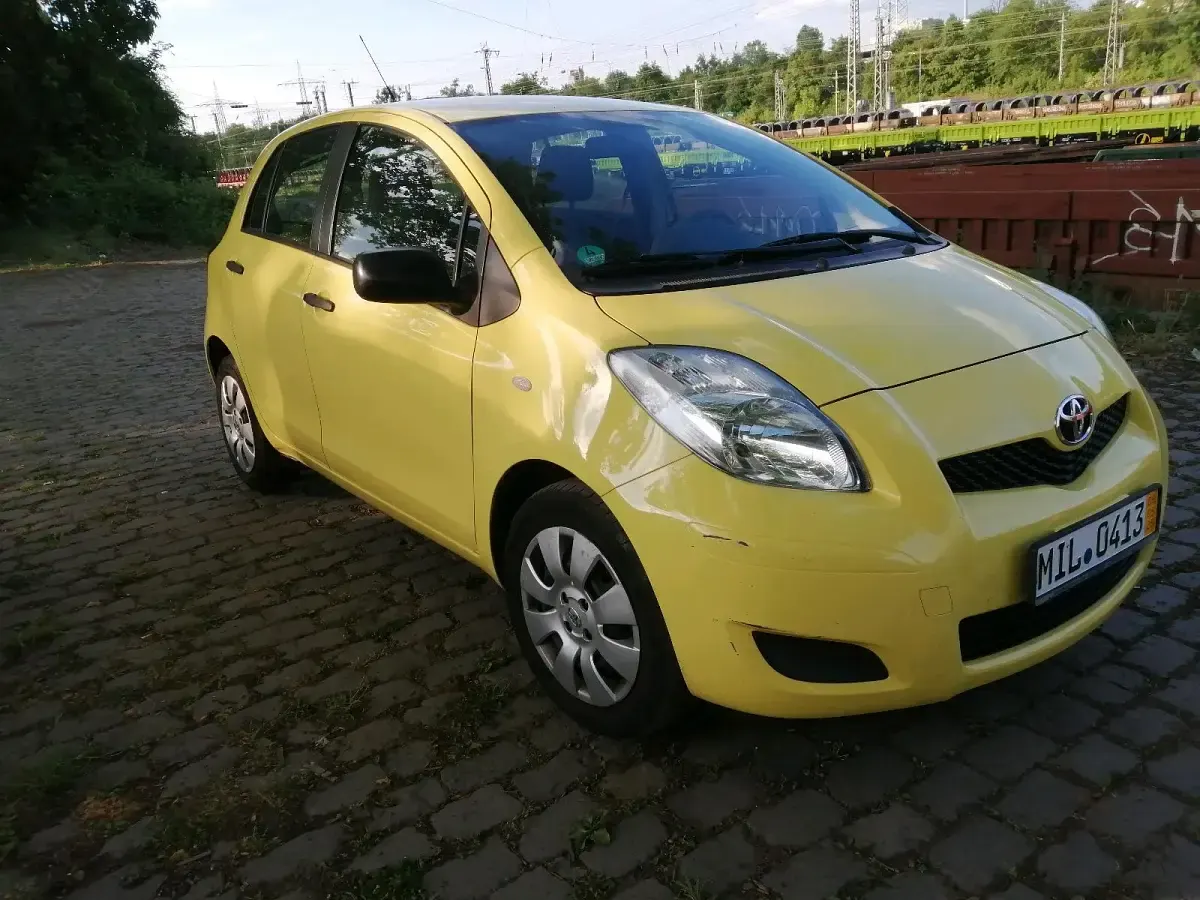 Gebraucht Toyota Yaris Sol 101 PS (74 kW) 2009 Gelb Kleinwagen