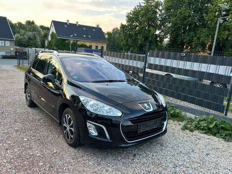 Schwarz Gebraucht 2012 Peugeot 308 Family Kombi | 3.999 € (Fairer Preis) - Bild 1/4
