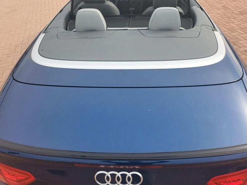 Gebraucht Audi A5 Cabriolet Ambiente 177 PS (130 kW) 2015 Blau Cabrio