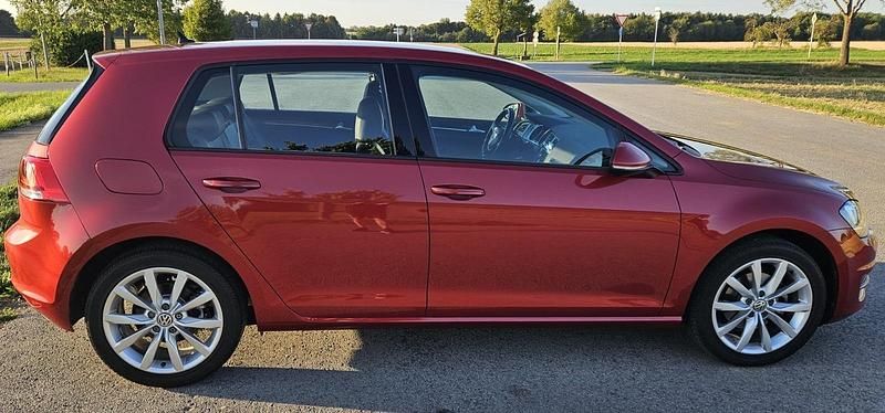 Gebraucht VW Golf VII 125 PS (91 kW) 2014 Rot Limousine