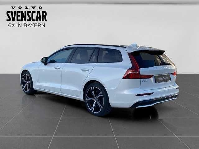 Gebraucht Volvo V60 145 PS (106 kW) 2025 Kombi