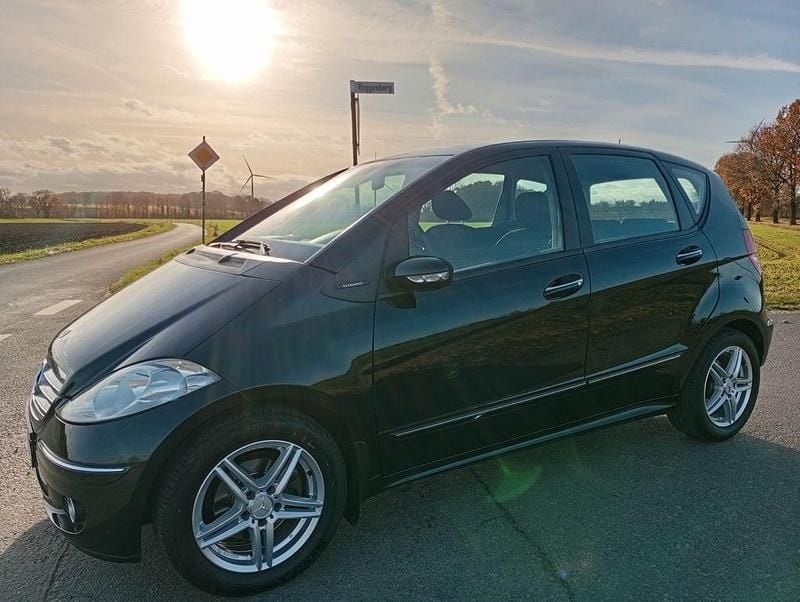 Schwarz Gebraucht 2005 Mercedes A180 Elegance Van / Kleinbus | 3.499 € (Guter Preis) - Bild 1/4