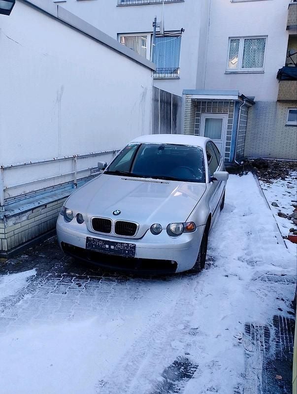 Silber Gebraucht 2004 BMW 316 M Sport Coupé | 900 € (Superpreis) - Bild 1/4