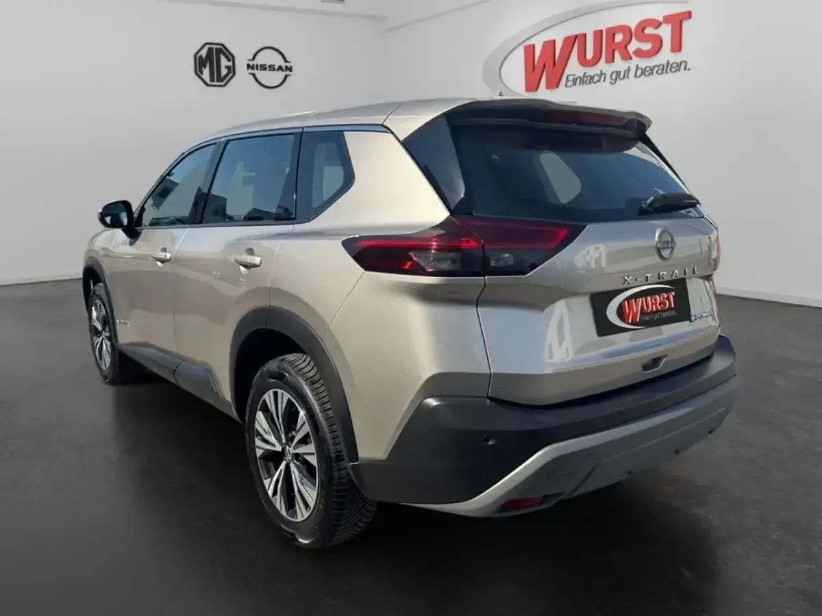 Gebraucht Nissan X-Trail Acenta 158 PS (116 kW) 2023 Silber SUV