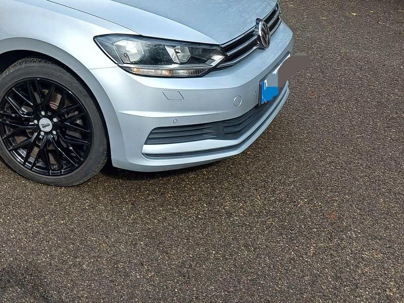 Gebraucht VW Touran Sound 116 PS (85 kW) 2018 Silber Van / Kleinbus