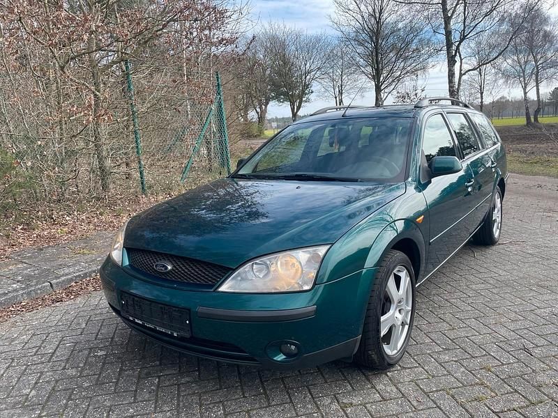 Gebraucht Ford Mondeo 125 PS (91 kW) 2001 Braun Kombi