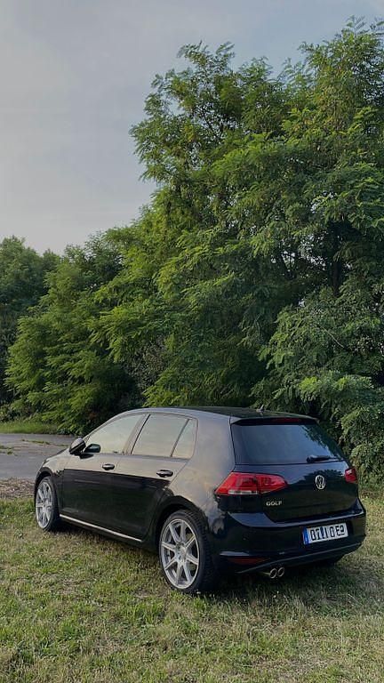 Schwarz Gebraucht 2014 VW Golf VII Cup Limousine | 13.999 € (Fairer Preis) - Bild 1/4
