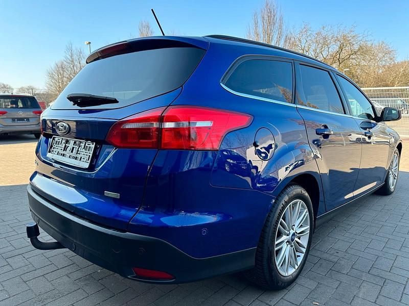 Używany Ford Focus Cool & Connect 125 KM (91 kW) 2018 Niebieski Kombi