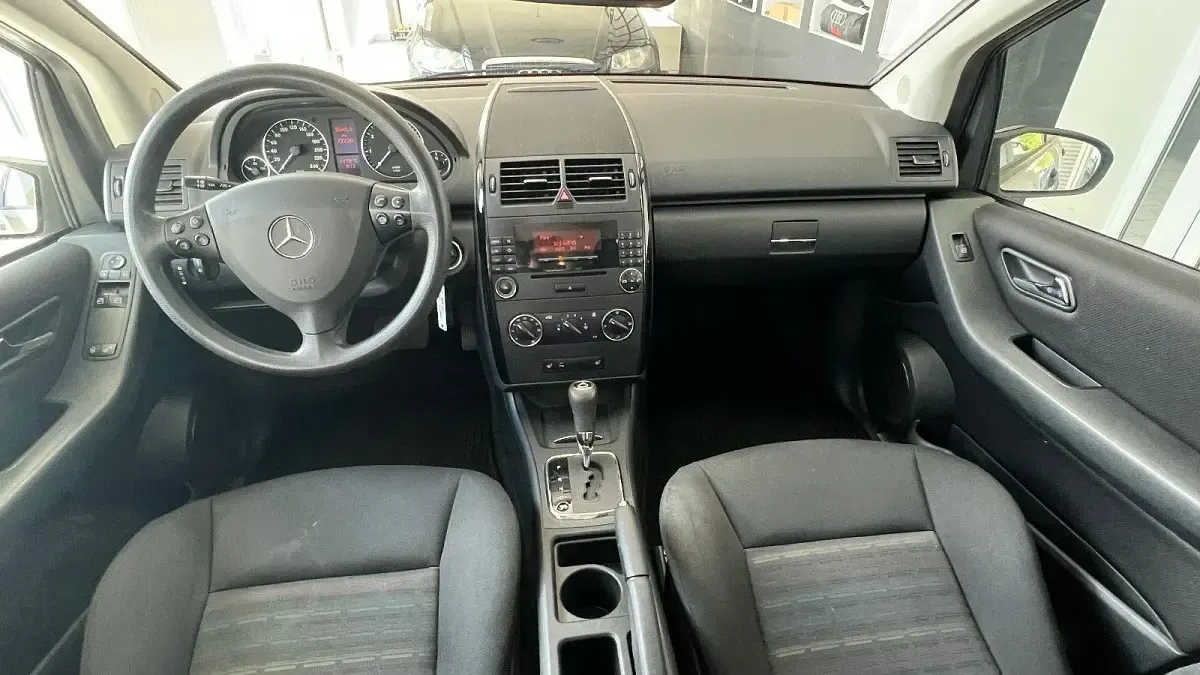 Gebraucht Mercedes A170 Elegance 116 PS (85 kW) 2008 Silber Van / Kleinbus
