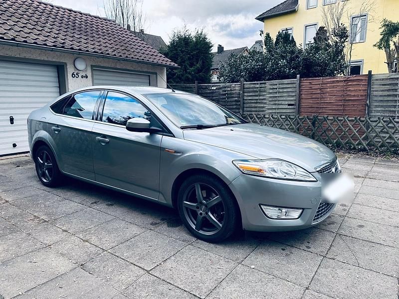 Gebraucht Ford Mondeo Titanium 145 PS (106 kW) 2008 Silber Limousine