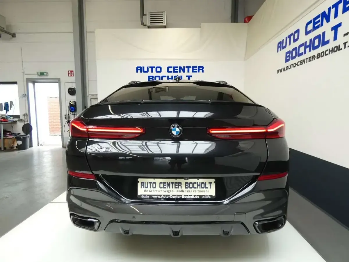 Gebraucht BMW X6 M Sport 286 PS (210 kW) 2021 Black sapphire metallic SUV