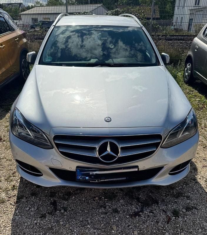 Grau Gebraucht 2013 Mercedes E200 Elegance Kombi | 9.000 € (Superpreis) - Bild 1/4