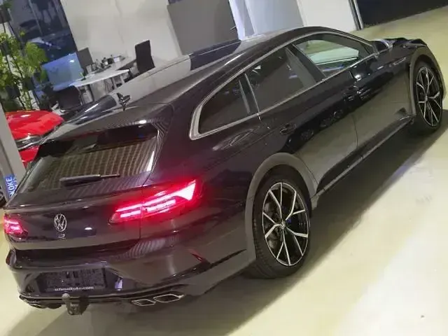 Gebraucht VW Arteon R 320 PS (235 kW) 2023 Deep black pearlescent (metallic) Kombi