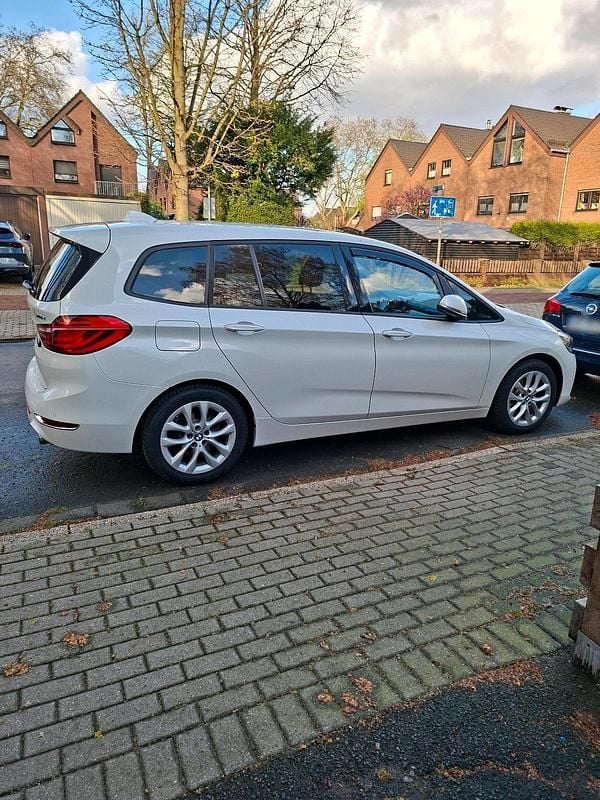 Gebraucht BMW 218 150 PS (110 kW) 2021 Weiß Van / Kleinbus