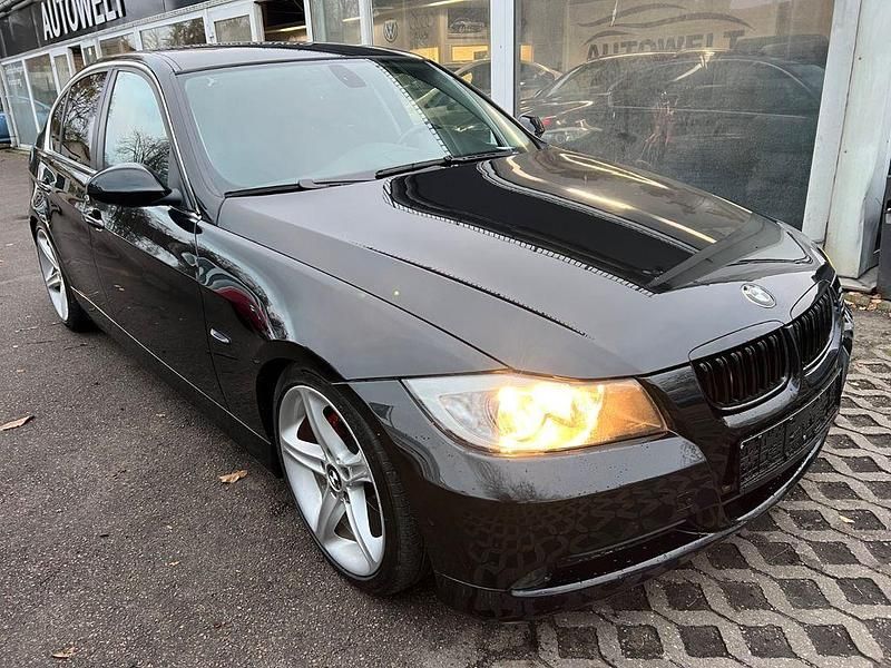 Saphirschwarz Gebraucht 2006 BMW 325 Comfort Edition Limousine | 7.490 € (Fairer Preis) - Bild 1/4