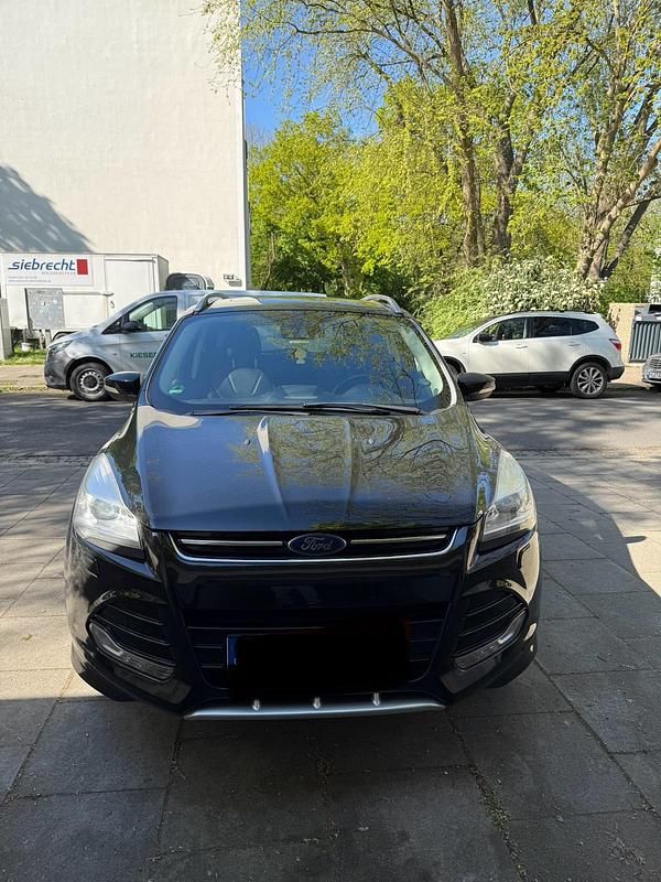 Schwarz Gebraucht 2016 Ford Kuga SUV | 10.999 € (Fairer Preis) - Bild 1/4