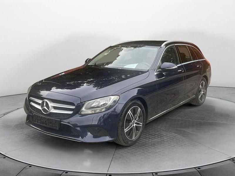 Blau Gebraucht 2021 Mercedes C220 Avantgarde Kombi | 20.999 € (Superpreis) - Bild 1/4