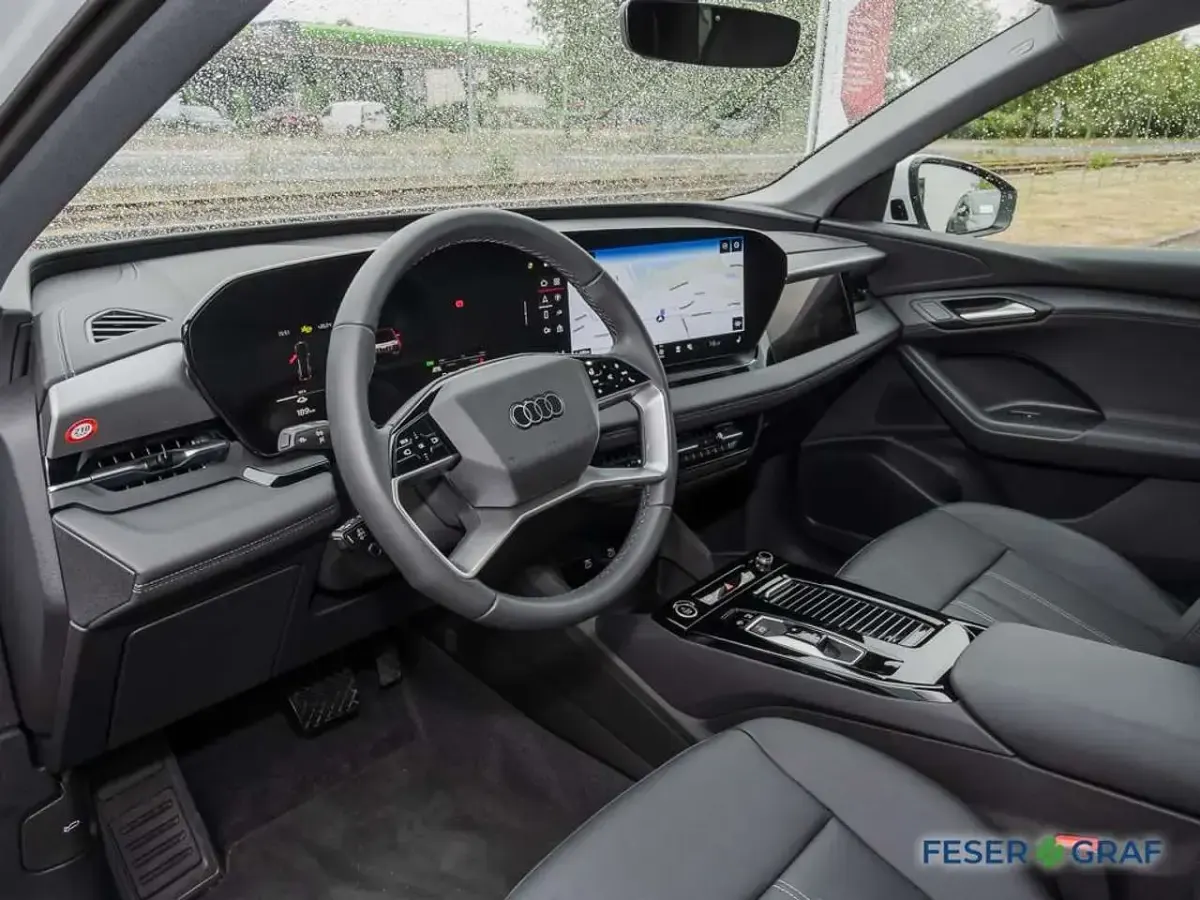 Gebraucht Audi Q6 e-tron Ambiente 284 kW (387 PS) 2025 Gletscherweiß metallic SUV