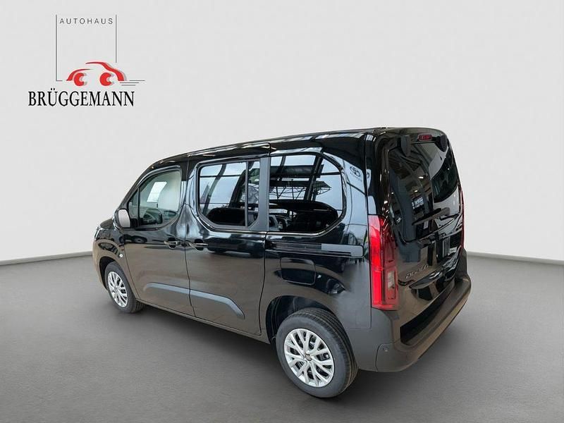 Neu Fiat Doblò 131 PS (96 kW) 2026 Schwarz Van / Kleinbus