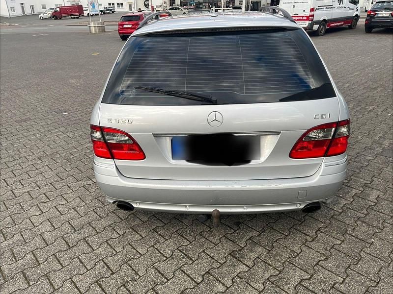 Gebraucht Mercedes E320 Avantgarde 224 PS (164 kW) 2009 Silber Kombi