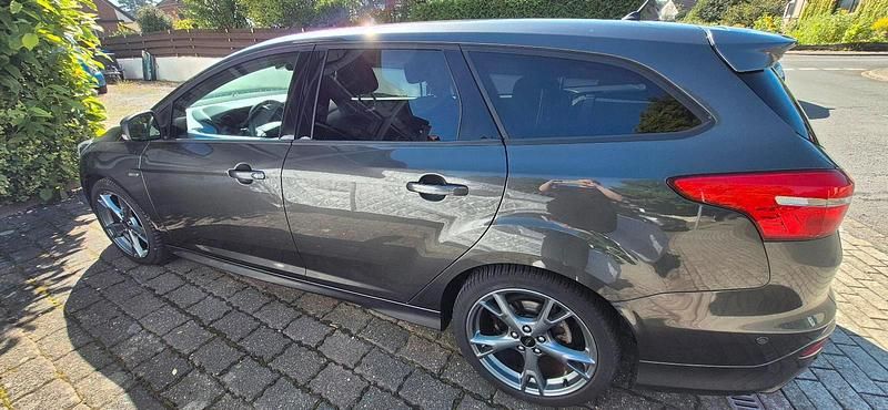 Gebraucht Ford Focus ST-Line 182 PS (133 kW) 2018 Grau Kombi