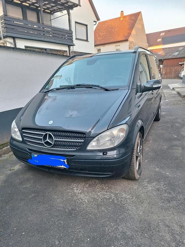 Schwarz Gebraucht 2004 Mercedes Viano Van / Kleinbus | 9.000 € (Teuer) - Bild 1/4