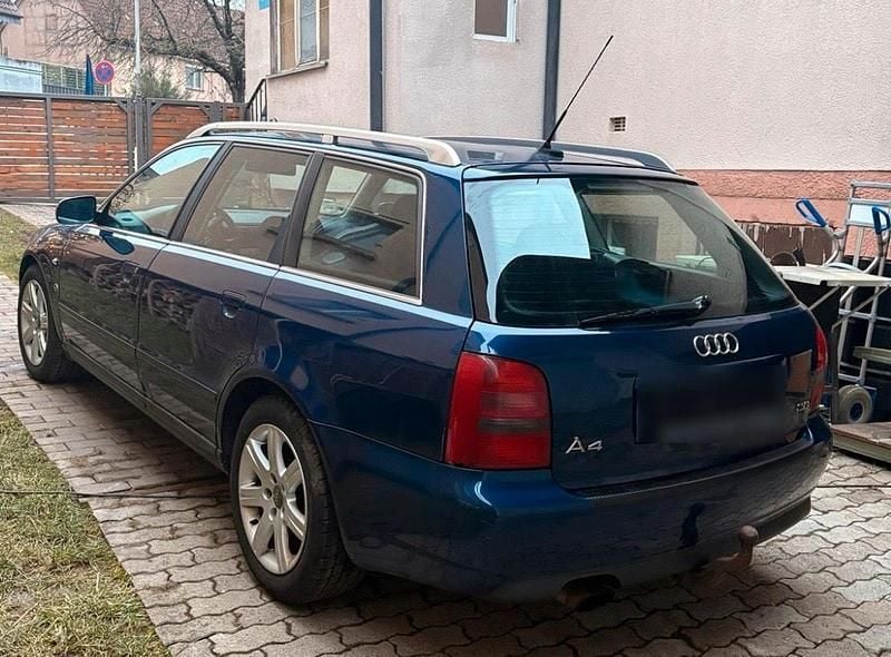 Second-hand Audi A4 193 CP (141 kW) 1998 Albastru Break