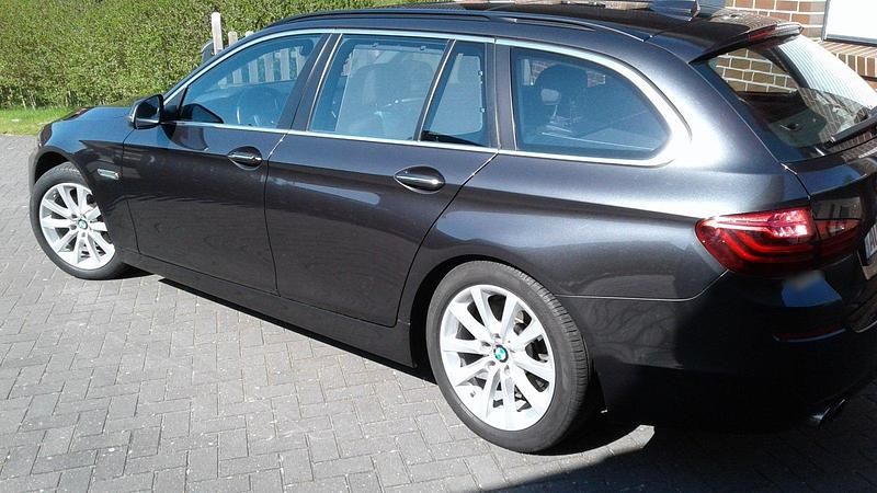 Gebraucht BMW 520 190 PS (139 kW) 2016 Grau Kombi