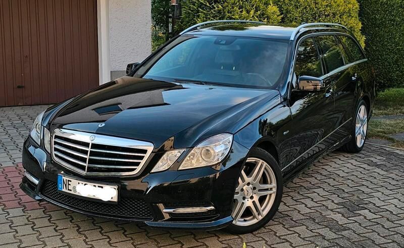 Schwarz Gebraucht 2012 Mercedes E350 Kombi | 12.500 € (Etwas zu teuer) - Bild 1/4