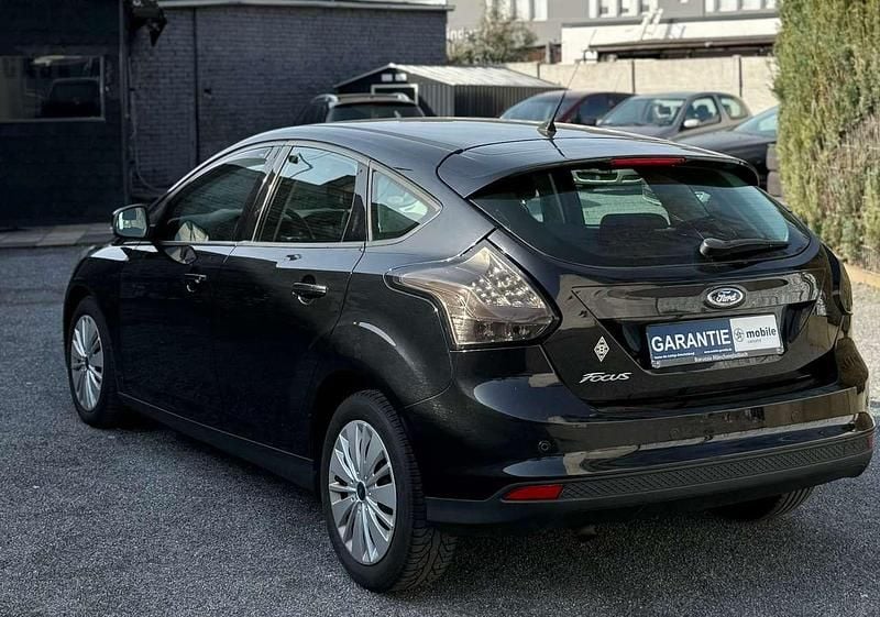 Gebraucht Ford Focus 116 PS (85 kW) 2014 Schwarz Kleinwagen