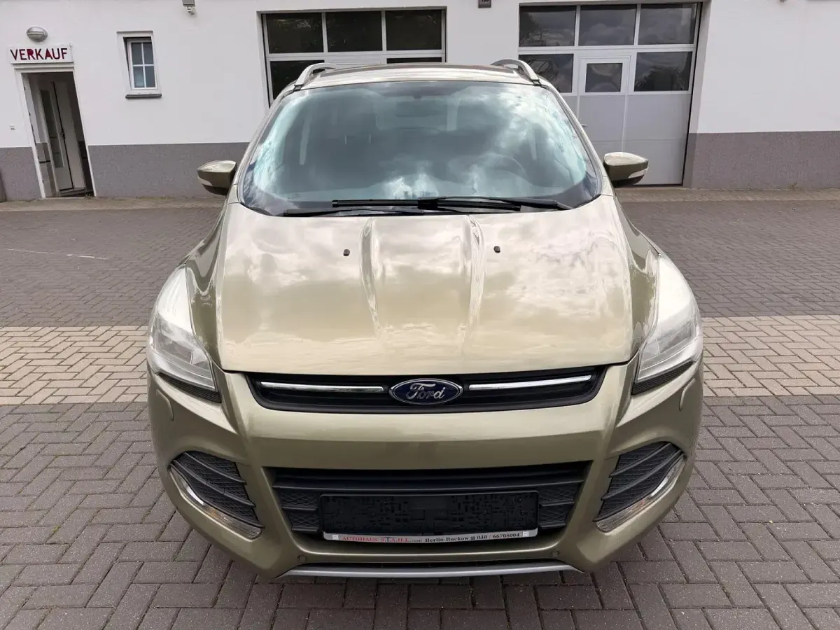 Usado Ford Kuga Trend 150 HP (110 kW) 2014 Verde SUV