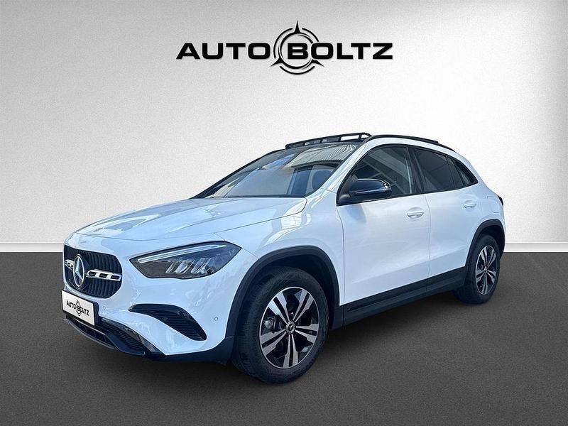 Gebraucht Mercedes GLA200 Night 163 PS (119 kW) 2024 Polarweiß SUV