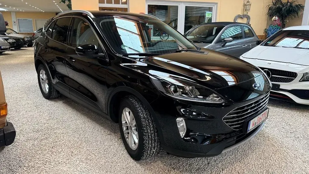 Gebraucht Ford Kuga Titanium 150 PS (110 kW) 2020 Schwarz SUV
