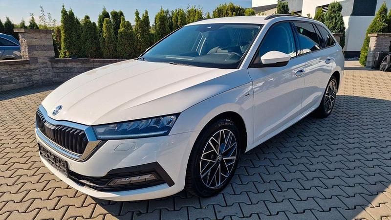Weiß Gebraucht 2022 Skoda Octavia Clever Kombi | 18.990 € (Guter Preis) - Bild 1/4