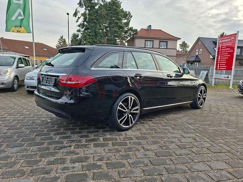 Gebraucht Mercedes C200 160 PS (117 kW) 2020 Schwarz Kombi