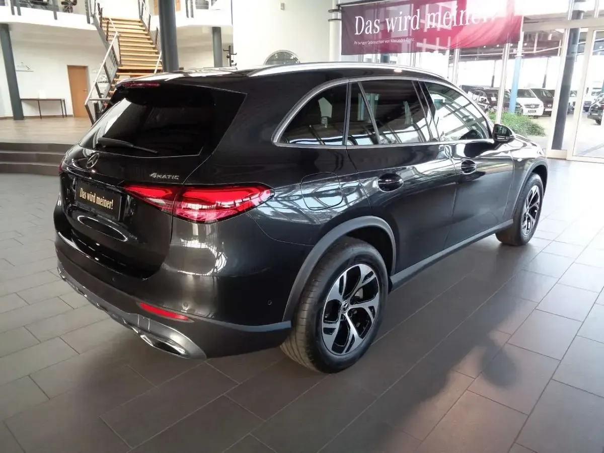 Gebraucht Mercedes GLC300 204 PS (150 kW) 2025 Grafitgrau  metalliclack SUV