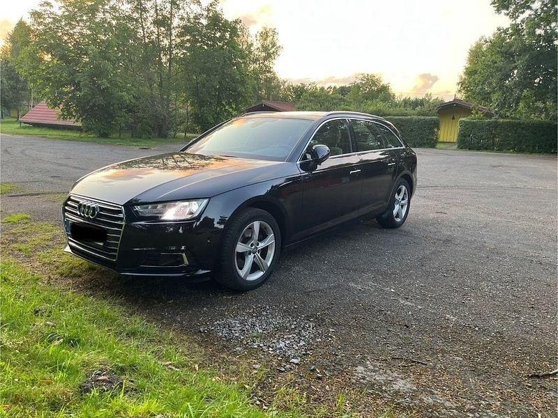 Schwarz Gebraucht 2016 Audi A4 Design Kombi | 16.300 € (Superpreis) - Bild 1/4
