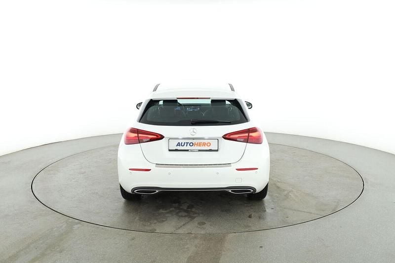 Gebraucht Mercedes A180 Progressive 136 PS (100 kW) 2024 Weiß Limousine