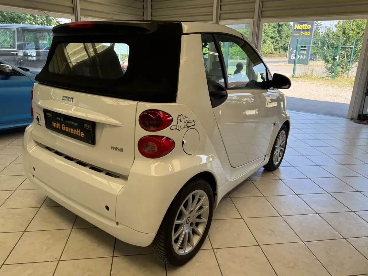 Gebraucht Smart ForTwo Cabrio 71 PS (52 kW) 2012 Weiß Cabrio