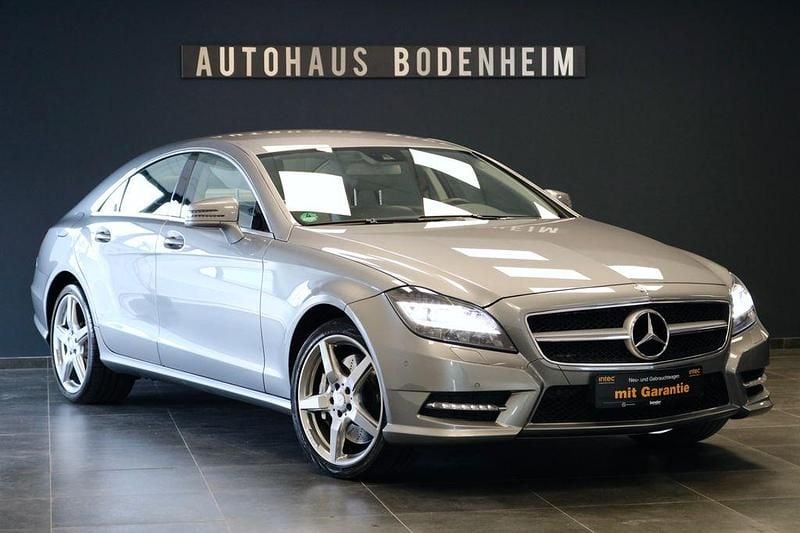 Silber Gebraucht 2011 Mercedes CLS500 AMG line Limousine | 25.990 € (Fairer Preis) - Bild 1/4