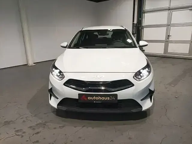 Gebraucht Kia Ceed Vision 160 PS (117 kW) 2022 Weiß Kleinwagen