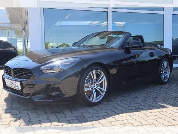 Schwarz (black sapphire metallic) Neu 2025 BMW Z4 M Sport Coupé | 54.990 € (Guter Preis) - Bild 1/4