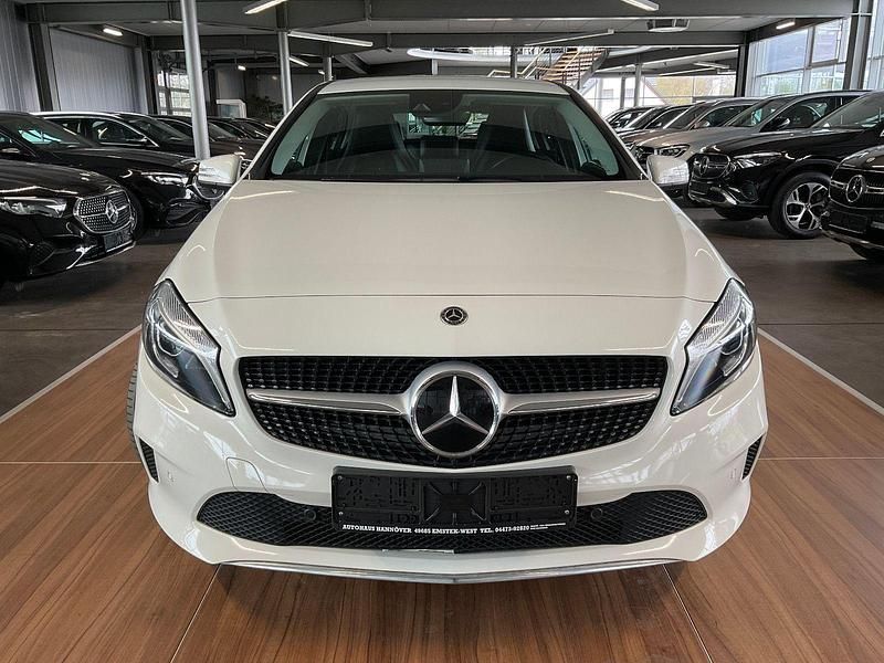 Gebraucht Mercedes A180 Progressive 109 PS (80 kW) 2018 Weiß Kleinwagen