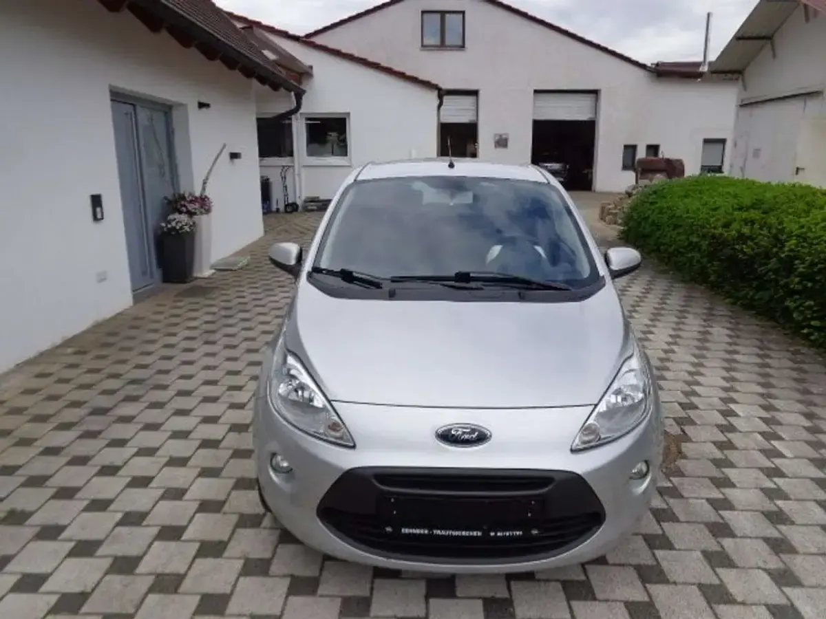 Gebraucht Ford Ka Titanium 69 PS (50 kW) 2010 Moonlightsilber metallic Kleinwagen