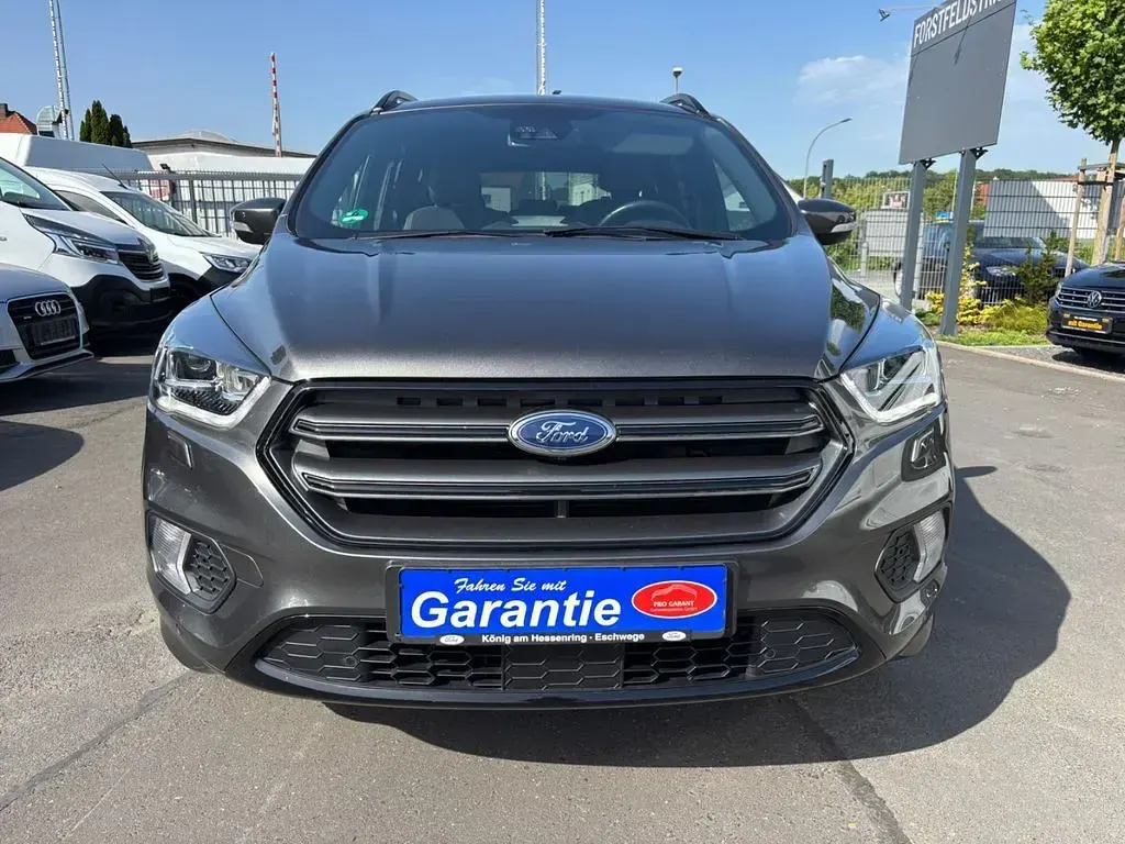 Usado Ford Kuga ST-Line 175 HP (128 kW) 2018 Cinzento SUV