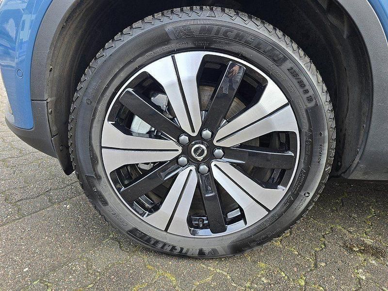 Gebraucht Volvo XC40 Ultimate 169 kW (231 PS) 2023 Fjord blue metallic SUV