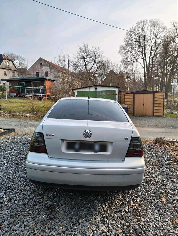 Gebraucht VW Bora 105 PS (77 kW) 1999 Grau Limousine