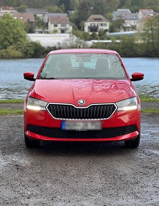 Rot Gebraucht 2019 Skoda Fabia Limousine | 8.000 € (Guter Preis) - Bild 1/4